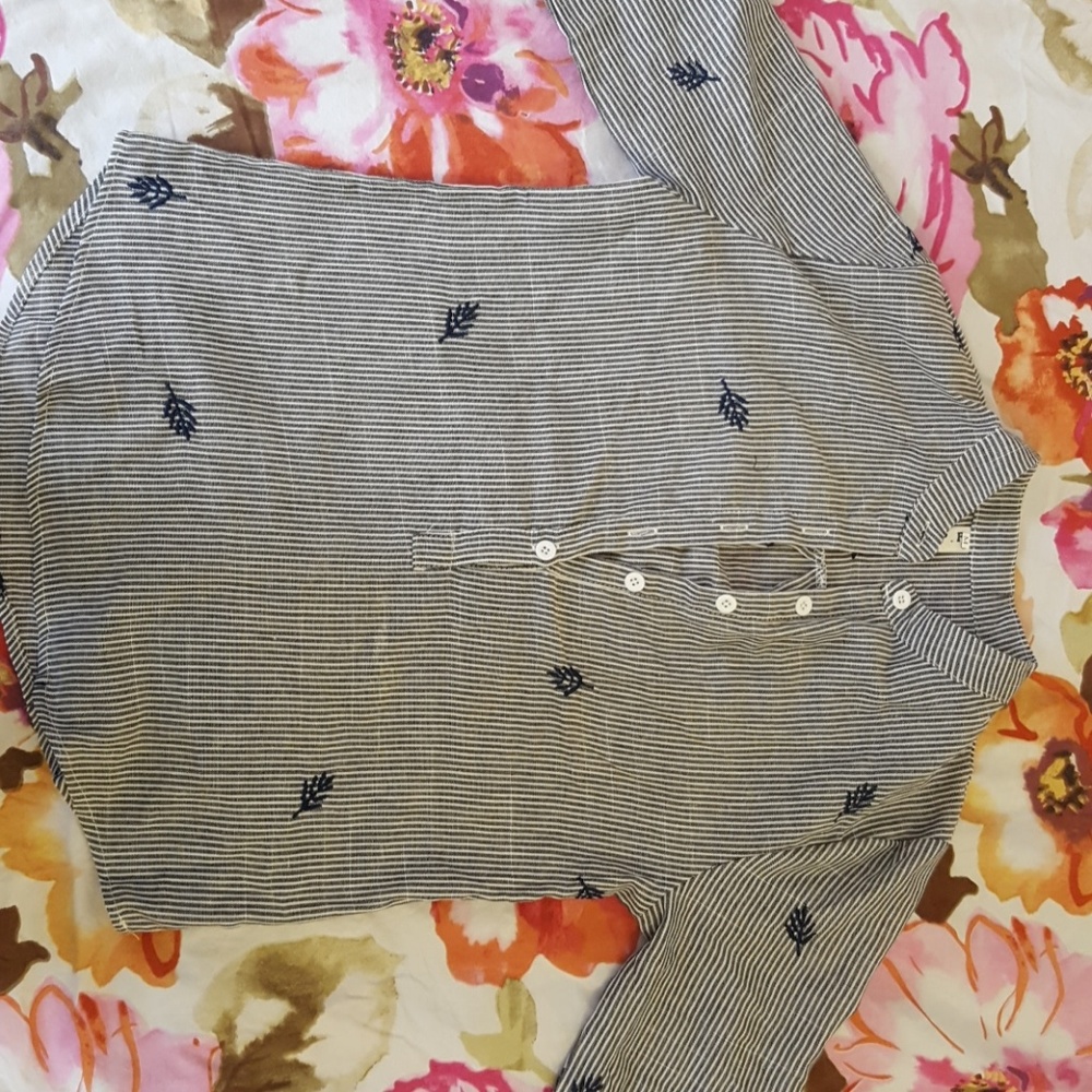 Long sleeve pullover shirt